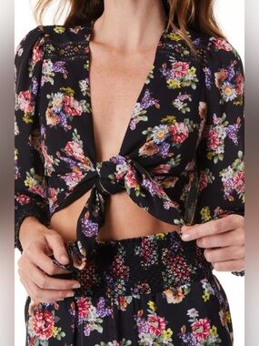 Alice + Olivia Marlee Balloon Sleeve Tie Front Black Floral Crop Top
